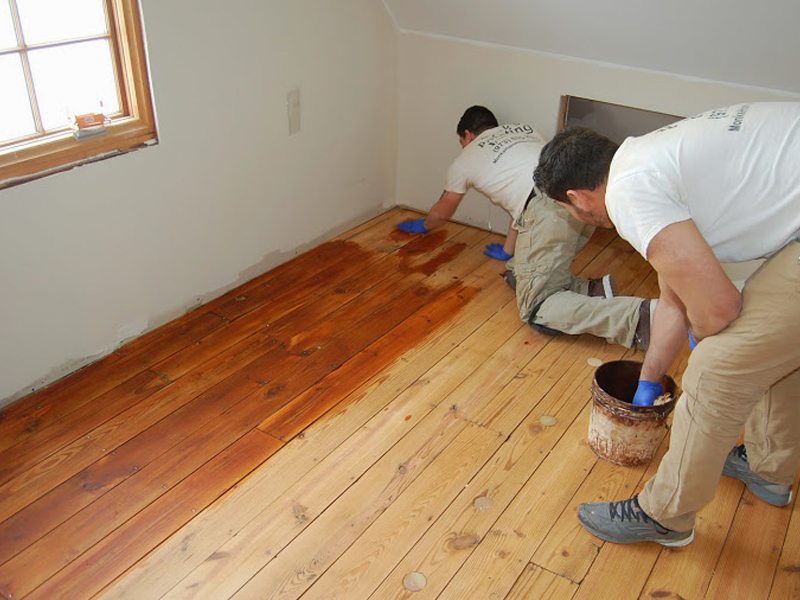 Pine-Floor-Refinishing-by-Monks